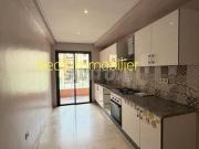 Joli appartement 2 chambres vide avec piscine