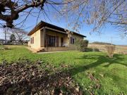 Joli plain pied, grand terrain