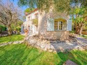 Jolie bastide située au Cannet avec jardin et vue mer