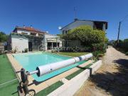Jolie maison avec piscine