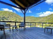 Jolie maison en pierre avec vues panoramiques sur la...