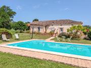 Jolie propriété en pierre avec piscine, magnifique vue...