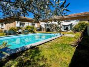 Jolie Villa Contemporaine Plain pied avec Piscine et Vue.