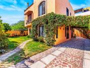 Joya de San Miguel: Casa Kali, Colonial con Jardín Privado