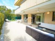 JUAN LES PINS 4 PIECES RENOVE PISCINE