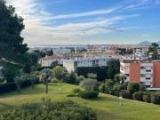 juan les pins F2 badine dernier étage