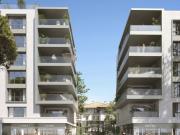 JUAN LES PINS FRONT MER APPARTEMENT EN DERNIER ETAGE /...