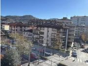 Junto Avd. Navarra. Piso alto y soleado con vistas...