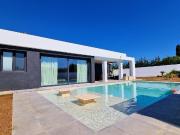 Junto Playa San Pedro, Marbella ¡Esta villa es para ti!....