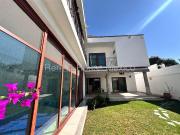 Jurica, VENTA Casa con alberca, cuarto de servicio, 4...