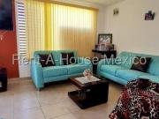 Juriquiilla zona UVM, 3 recámaras y estudio, jardín grande