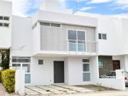 Juriquilla 3 Baños Estudio ò 4ª Recamara en P.B. Sala de...