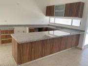 Juriquilla casa 3 recámaras y jardín 80 m2