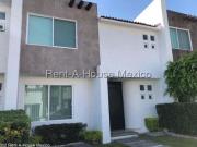 Juriquilla Santa Fe casa dentro de privada en venta RAH1847