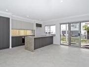 Cozy 10 Stonewood Circuit, Oxenford, QLD 4210