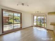 Cozy 1/27 Meadow Cres, Mount Waverley VIC 3149