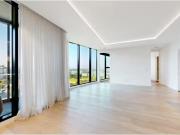 Just in! 1604/8 Bowen Crescent, MELBOURNE Apartment for...