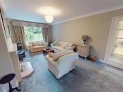 Charming 1 BA 2 bedroom flat for rent in Furze Hill,...