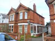 Rental! 1 BA 2 bedroom flat for rent in Richmond Wood...