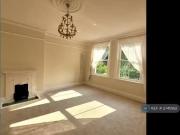 Rental! 1 BA 3 bedroom flat for rent in Trinity Road,...