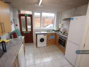 Cheap 1 bedroom house share for rent in Lytton Road,...