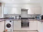 Just in! 1 bedroom property to let in Selhurst Close,...