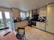 Rental! 1 bedroom semi detached house for rent in Long...