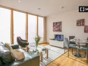 Deal! 1 BR 2 bedroom apartment for rent in Docklands...