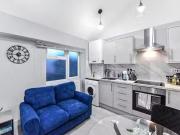 Deal! 1 BR Poynton Road