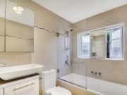 For Rent! 2/10 Commodore Street, MCMAHONS POINT...