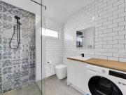 Just in! 2/121 Merthyr Road, New Farm, QLD 4005