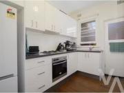 Cheap 2/40 Parkway Avenue, Bar Beach Apartment for rent...