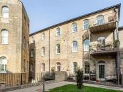 Rental! 2 BA 2 bedroom flat for rent in Shaft...