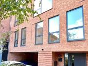 Deal! 2 BA 2 bedroom terraced house for rent in Legge...