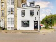 For Rent! 2 BA 3 bedroom end of terrace house for rent...