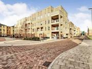 Nice 2 BA 3 bedroom flat for rent in Falmouth Avenue,...