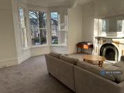 Nice 2 bedroom flat for rent in Oakfield Street,...
