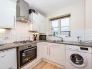 Cheap 2 bedroom Flat to rent, Hummer Road, Egham, TW20...