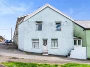Charming 2 bedroom terraced house for rent in Treharne...