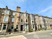 Unique 2 BR Property to rent in Bonhill Road, Dumbarton,...