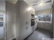 Cheap 39 Douglas Street, NOWRA House for rent Listed by...