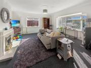 Just in! 3 bedroom detached bungalow for rent in London...