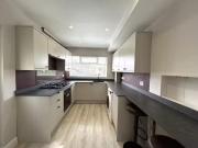 Deal! 3 bedroom semi detached house for rent in Grove...