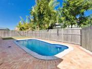 Just in! 3 Bellwood Place, Molendinar, QLD 4214