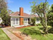 Rental! 3 BR 13 Roberts Avenue, Box Hill South VIC 3128...