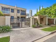 New 41A Peak Avenue, Main Beach, QLD 4217