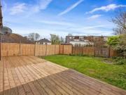 Cheap 4 bedroom chalet for rent in Kings Drive,...