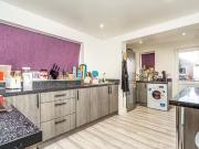 Cheap 4 bedroom Mid Terrace House to rent, Milton Road,...