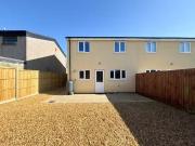 Charming 4 bedroom semi detached house for rent in...