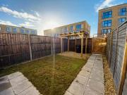 Just in! 4 bedroom town house for rent in Stratford...